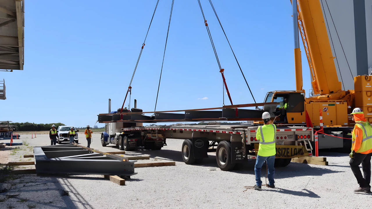 Jeddah to Dubai Breakbulk Shipping: Cost, Transit Time, Process and Common Delays
